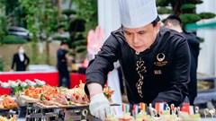 Độc đáo món cá lăng kho trà cổ thụ