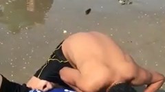 Tặng Bằng khen cho anh Nguyễn Đức Chính dũng cảm cứu người