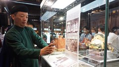Trưng bày cổ vật mũ quan triều Nguyễn phục vụ người dân tham quan miễn phí