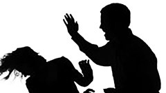 Truyền thông về bạo lực giới: Nên tránh “đóng hộp”, “dán nhãn”