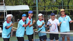 Quần vợt kết nối mọi người