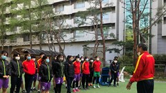 Bóng đá “tăng tốc”