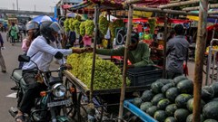 Người nghèo ở Ấn Độ chật vật ứng phó với giá cả leo thang