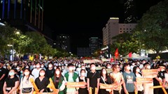 Người hâm mộ TP.HCM “tiếp lửa” từ xa cho thầy trò HLV Park Hang-seo