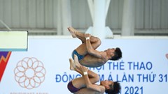 Chờ đợi huy chương ở môn nhảy cầu