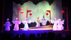 Tín hiệu tích cực từ​​​​​​​ nghệ thuật Hát Bội : Hành trình “chinh phục” đầy tươi mới