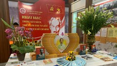 Trưng bày trên 3.000 cuốn sách, tài liệu, ảnh quý về Bác Hồ