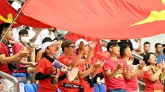 Sắc đỏ phủ kín khán đài Nhà Thi đấu TDTT Hà Nam