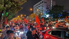 Người dân cả nước xuống đường mừng chiến thắng của U23 Việt Nam