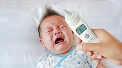 Sai lầm khiến trẻ nguy kịch vì sốt xuất huyết