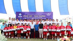 Tôn vinh các HLV, VĐV bóng đá nữ Hà Nội đoạt huy chương tại SEA Games 31