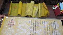 Sự im lặng với sắc phong ngụy tạo!