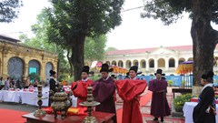 Lần đầu tái hiện không gian nghi lễ ban quạt trong Cung đình ngày Tết Đoan Ngọ