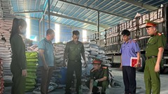 Khởi tố 3 đối tượng về tội sản xuất phân bón giả