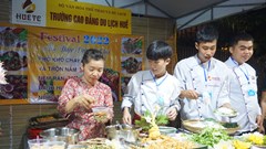 100 món ẩm thực đường phố ở Huế hấp dẫn du khách