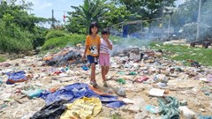 Lo ngại từ rác thải ven biển ở Quảng Ngãi