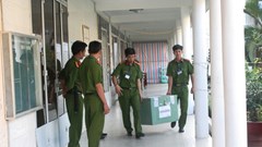 Tổ chức các chuyến phà riêng vận chuyển đề thi tốt nghiệp THPT ra đảo