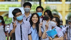 Môn lịch sử nửa bắt buộc, nửa lựa chọn: Vừa chạy... vừa xếp hàng