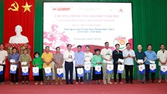 Chương trình Màu hoa đỏ tri ân các gia đình chính sách tại tỉnh Hà Giang