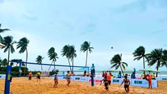 Khởi tranh 2 giải bóng chuyền bãi biển tại Phú Quốc