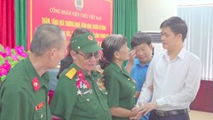 Tổng LĐLĐ Việt Nam thăm, tặng quà thương bệnh binh tại Thanh Hóa