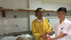 Chuyện thật khó tin: Gặp lại cha đẻ sau 37 năm nhờ… bệnh viện