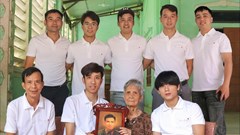 Những chàng trai “bắc cầu” đoàn tụ