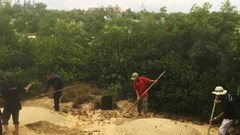 Nghề lo cho người... “thiên cổ”