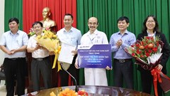 Quảng Ngãi: Hòa Phát trao tặng máy ECMO trị giá 2,8 tỉ đồng cho Bệnh viện Đa khoa tỉnh