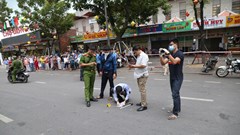 Khởi tố đối tượng nổ súng, cướp tiệm vàng ở chợ Đông Ba