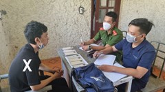 Bắt giữ thanh niên đánh tráo điện thoại, chiếm đoạt hàng trăm triệu đồng