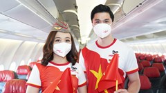 Bay khắp Việt Nam cùng những chuyến bay tràn ngập cờ đỏ sao vàng ngày Quốc khánh