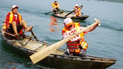 Yên Bái: Sôi nổi lễ hội đua thuyền trên hồ Thác Bà