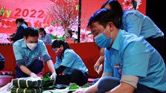 Người lao động mong được nghỉ Tết sớm