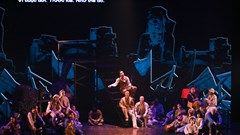 “Những người khốn khổ”- câu chuyện nhân văn, lấp lánh tình người