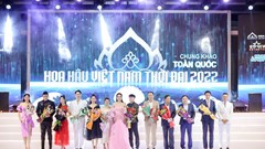 Vụ Hoa hậu ngồi ghế nhựa chấm thi Hoa hậu: Ban tổ chức mời luật sư