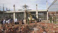 Bình Định: Khởi tố vụ án sập tường làm 5 người chết tại Khu công nghiệp Nhơn Hòa