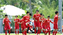 Tuyển Việt Nam trở lại tập luyện sau trận thắng Singapore