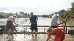 Tình người ở tâm bão Noru