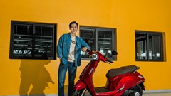 Giới trẻ Việt háo hức chờ nhận “xe máy điện quốc dân” VinFast Evo200