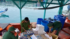 Đồn Biên phòng Thổ Châu phát hiện thu giữ 3.220 gói thuốc lá ngoại