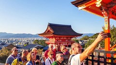 Nới lỏng để hút khách