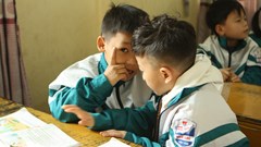 Trẻ lớp 1 “phát ốm” với bài tập về nhà