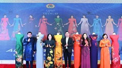 Ra mắt mẫu áo dài biểu trưng nhà giáo Việt  Nam