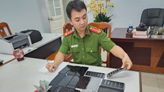 Bắt giữ nhóm đối tượng lợi dụng mưa lũ để trộm cắp hàng chục điện thoại di động