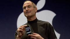 Chiếc iPhone đầu tiên được bán với giá gần 40.000 USD