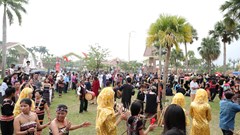 Làng Văn hóa - Du lịch các dân tộc Việt Nam: Cần đổi mới để tăng sức hấp dẫn