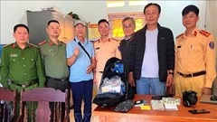 Trả lại tài sản đánh rơi tại Hà Giang cho du khách người Hàn Quốc