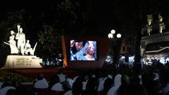 Trình chiếu phim “Maika – Cô bé đến từ hành tinh khác” tại phố đi bộ Hồ Hoàn Kiếm