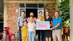 Quảng Trị: Nữ công nhân nhặt được vàng bên đường, tìm người đánh rơi để trả lại